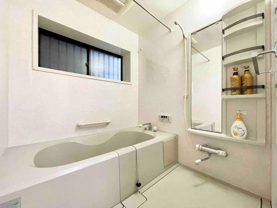 鶴橋駅徒歩2分 トイレ浴室複数あり3階建て一軒家車庫付き Διαμέρισμα Οσάκα Εξωτερικό φωτογραφία