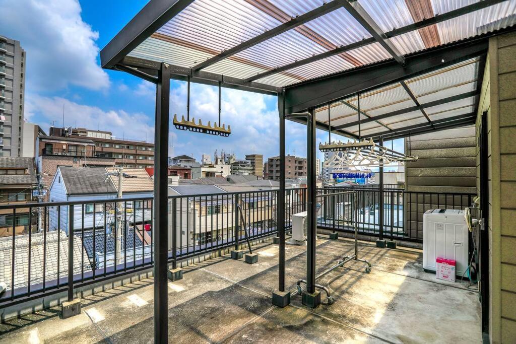 鶴橋駅徒歩2分 トイレ浴室複数あり3階建て一軒家車庫付き Διαμέρισμα Οσάκα Εξωτερικό φωτογραφία